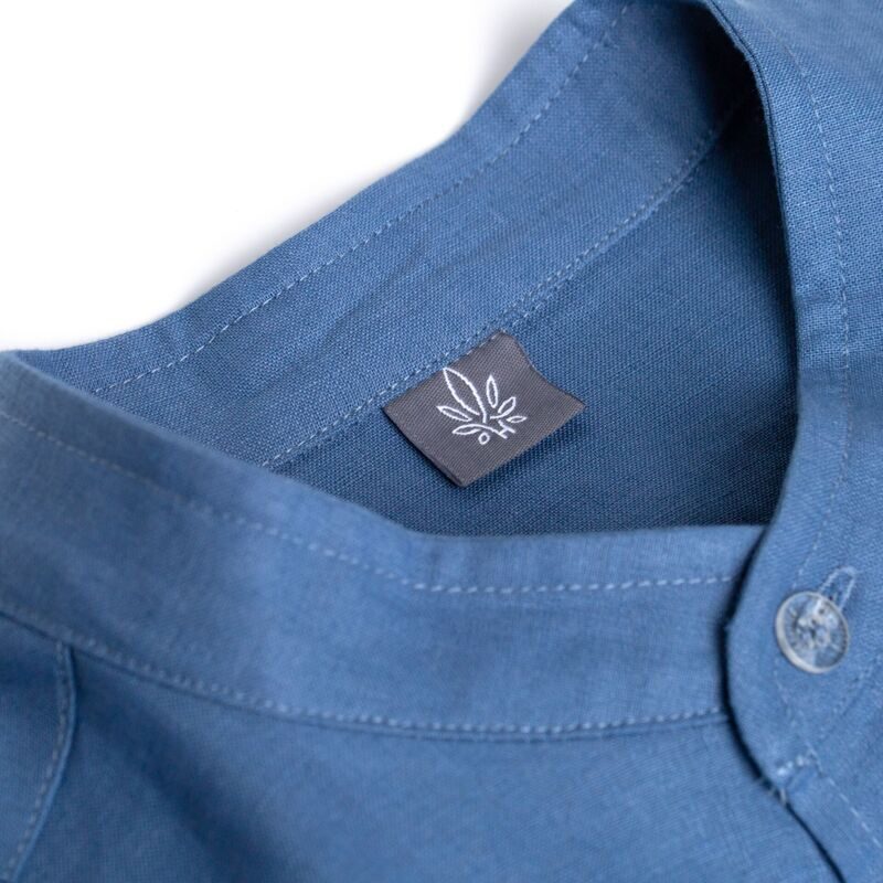 Рубашка с воротником стойкой из конопли синего цвета