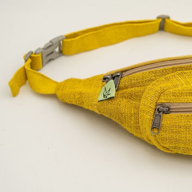Сумка на пояс Невари, желтого цвета